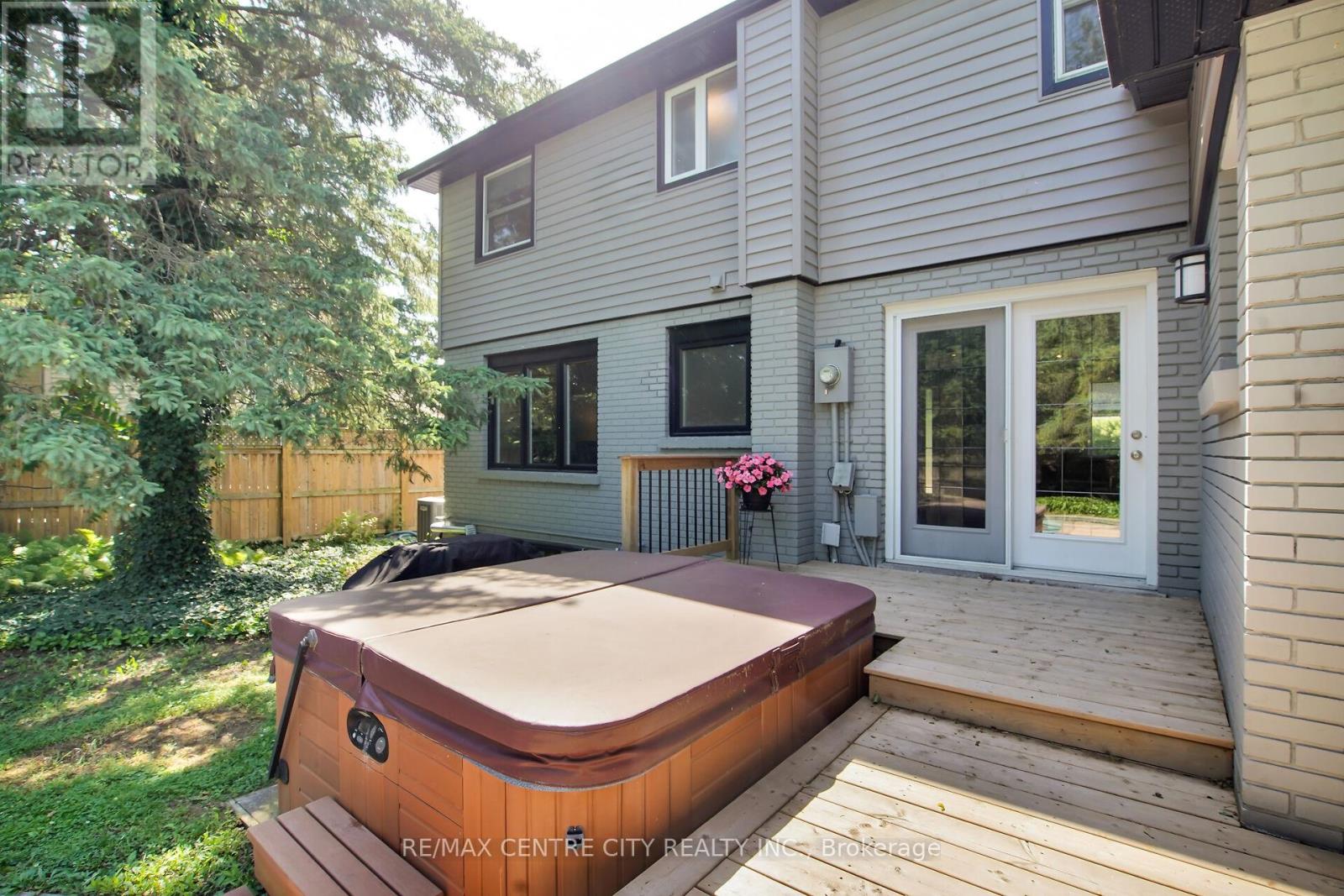 187 Wychwood Park, London North (North J), Ontario  N6G 1S2 - Photo 43 - X12507544