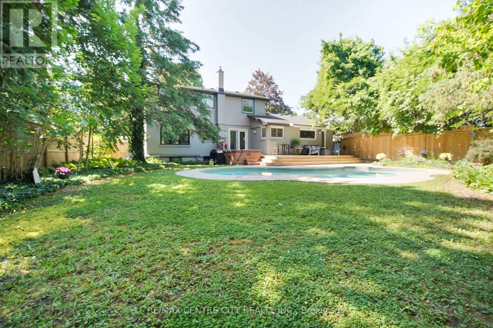 187 Wychwood Park, London North (North J), Ontario  N6G 1S2 - Photo 48 - X12507544