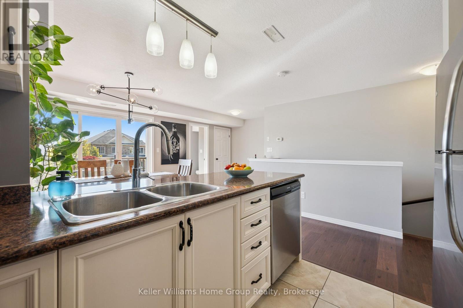 22 - 35 Mountford Drive, Guelph, Ontario  N1E 0G6 - Photo 9 - X12507326