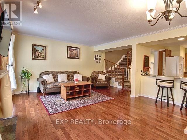 57 Saddlesmith Circle, Ottawa, Ontario  K2M 2Y9 - Photo 4 - X12507390