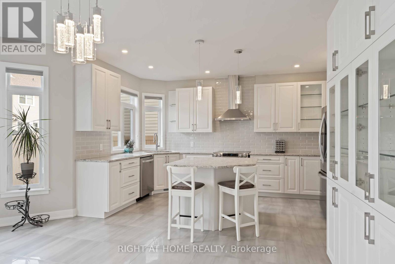 203 Osterley Way, Ottawa, Ontario  K2S 2N6 - Photo 13 - X12507434