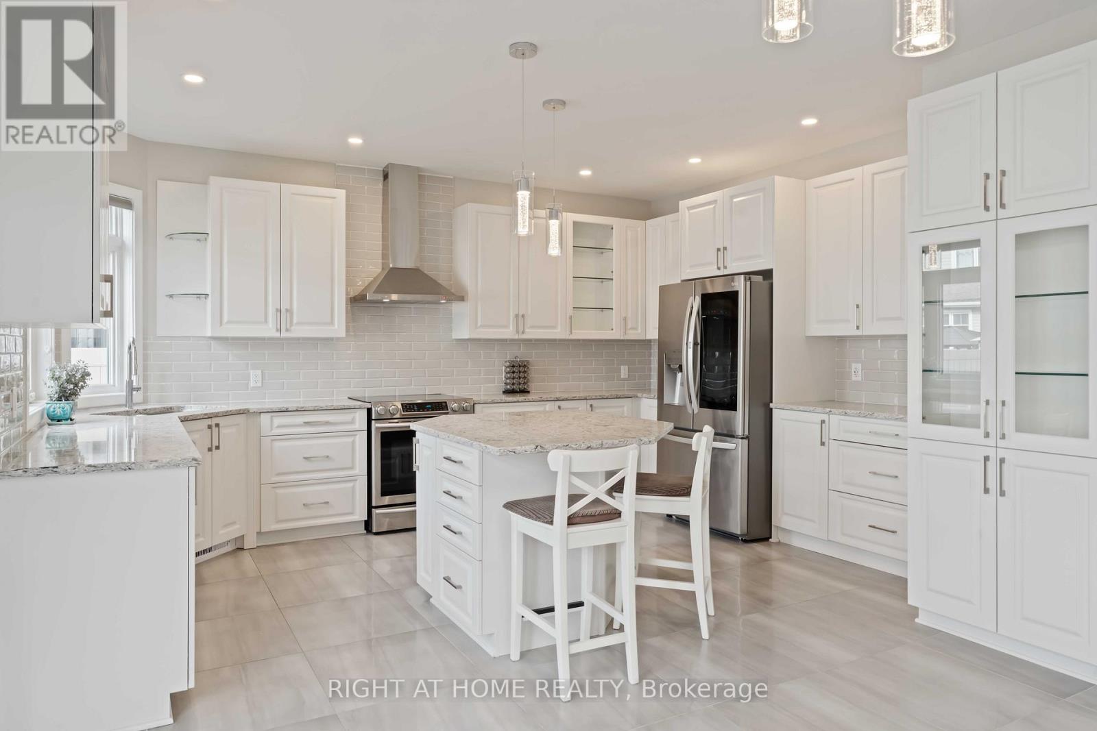 203 Osterley Way, Ottawa, Ontario  K2S 2N6 - Photo 15 - X12507434