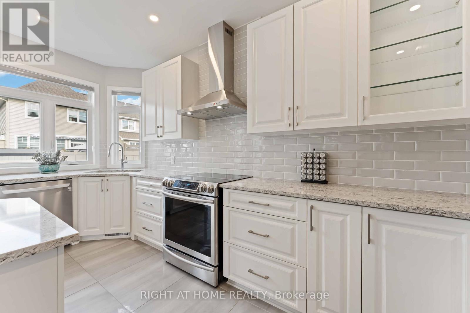 203 Osterley Way, Ottawa, Ontario  K2S 2N6 - Photo 16 - X12507434