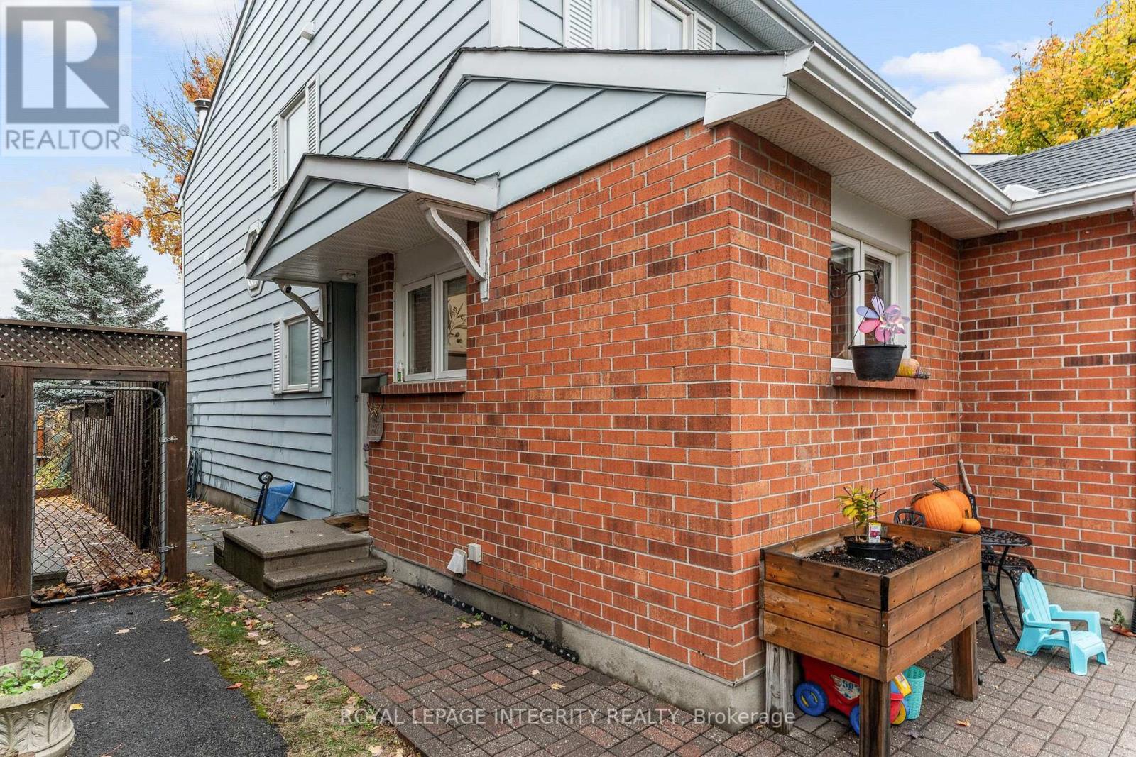 45 Wessex Road, Ottawa, Ontario  K2J 1X2 - Photo 2 - X12507444
