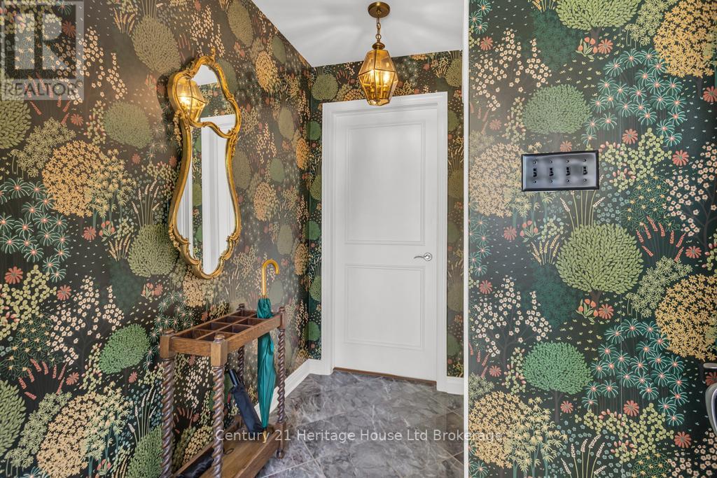 8 Tallwood Circle, London North, Ontario  N5X 2S1 - Photo 3 - X12507518