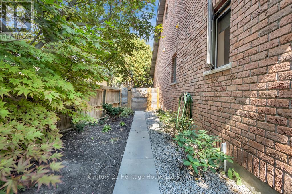 8 Tallwood Circle, London North, Ontario  N5X 2S1 - Photo 44 - X12507518