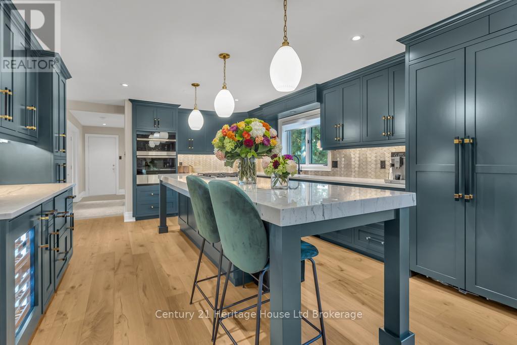 8 Tallwood Circle, London North, Ontario  N5X 2S1 - Photo 9 - X12507518