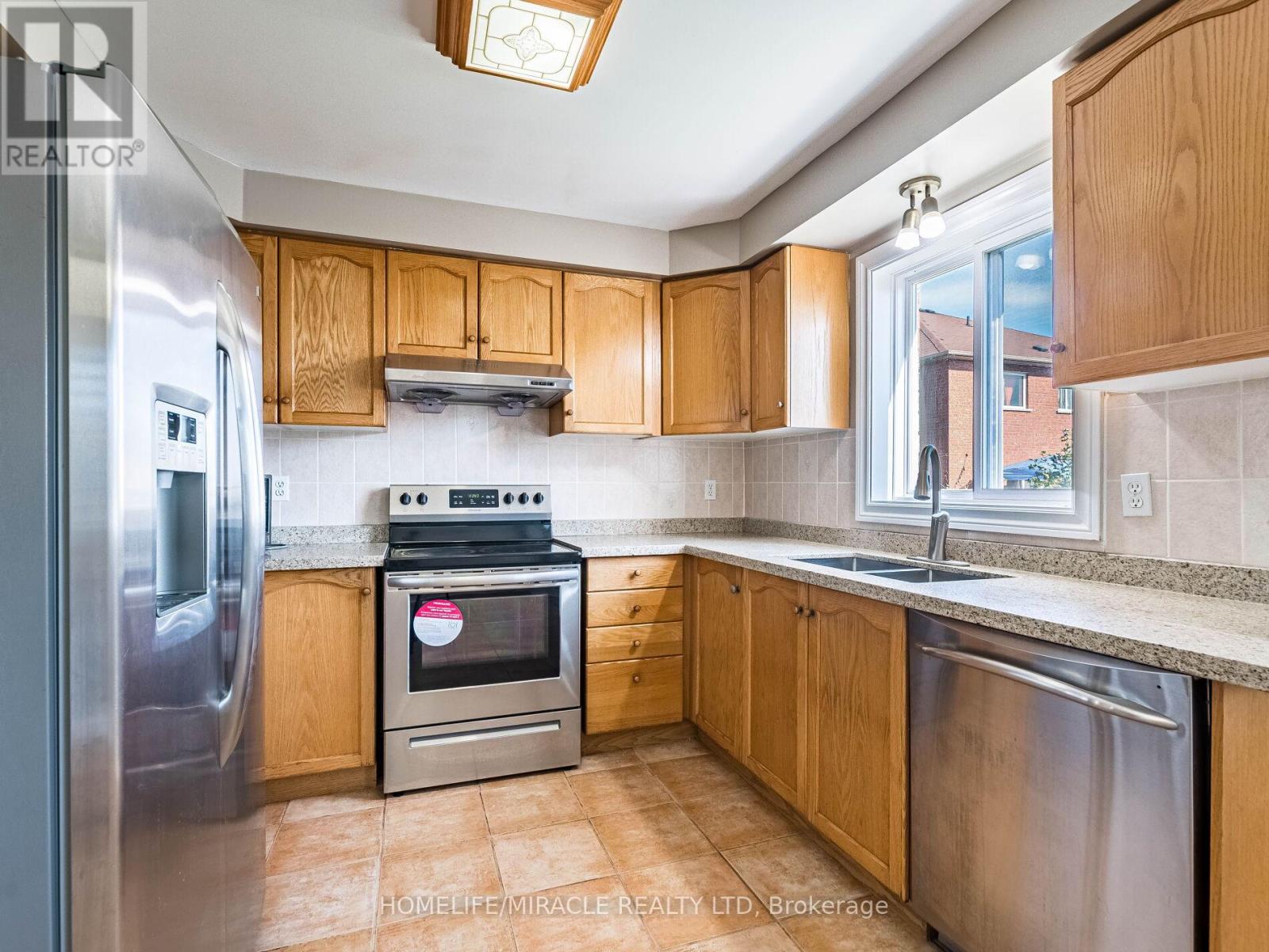 55 Native Landing, Brampton (Fletcher's Creek Village), Ontario  L6X 5A7 - Photo 18 - W12374499