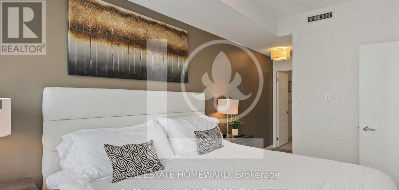 2501 - 38 Grenville Street, Toronto, Ontario  M4Y 1A5 - Photo 8 - C12507006