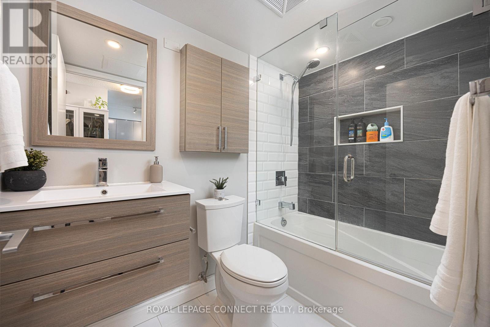 609 - 231 Fort York Boulevard, Toronto, Ontario  M5V 1B2 - Photo 22 - C12507048