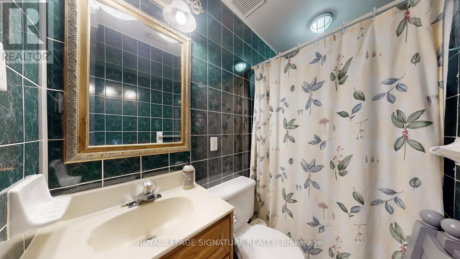 Main - 189 Beatrice Street, Toronto, Ontario  M6Y 3E9 - Photo 5 - C12507074