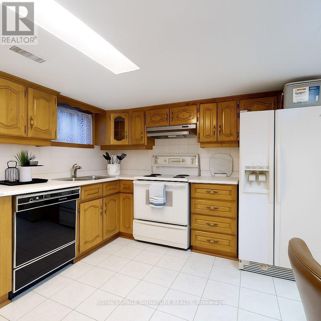 Main - 189 Beatrice Street, Toronto, Ontario  M6Y 3E9 - Photo 6 - C12507074