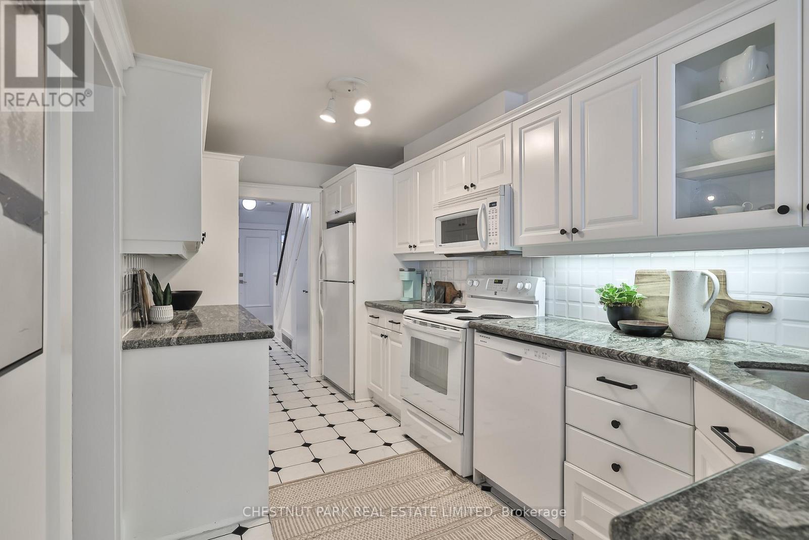 266 Belsize Drive, Toronto, Ontario  M4S 1M6 - Photo 11 - C12507128