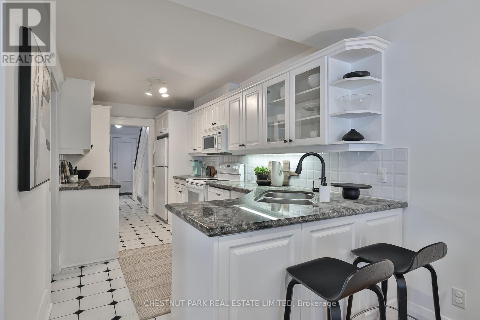 266 Belsize Drive, Toronto, Ontario  M4S 1M6 - Photo 12 - C12507128