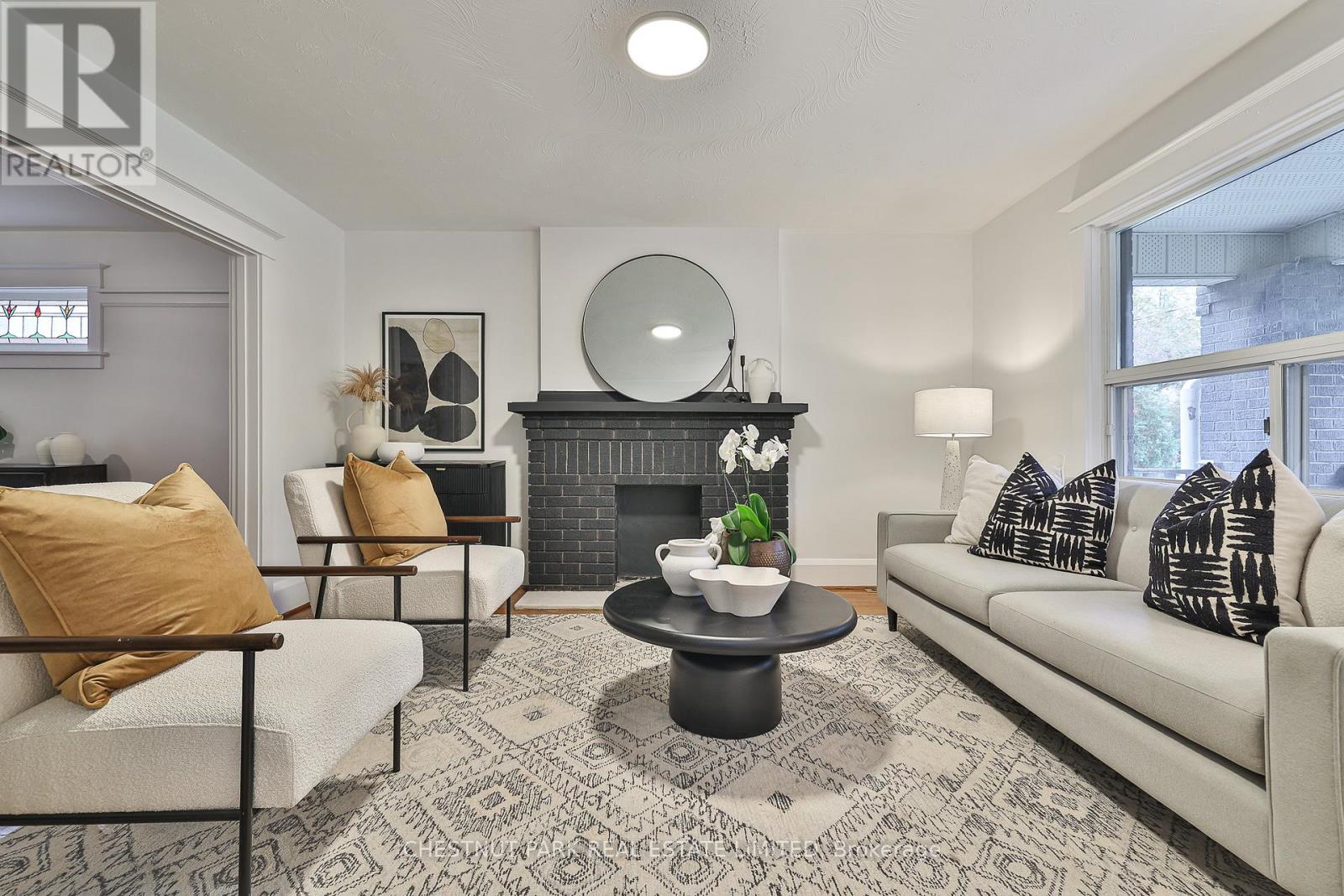 266 Belsize Drive, Toronto, Ontario  M4S 1M6 - Photo 4 - C12507128