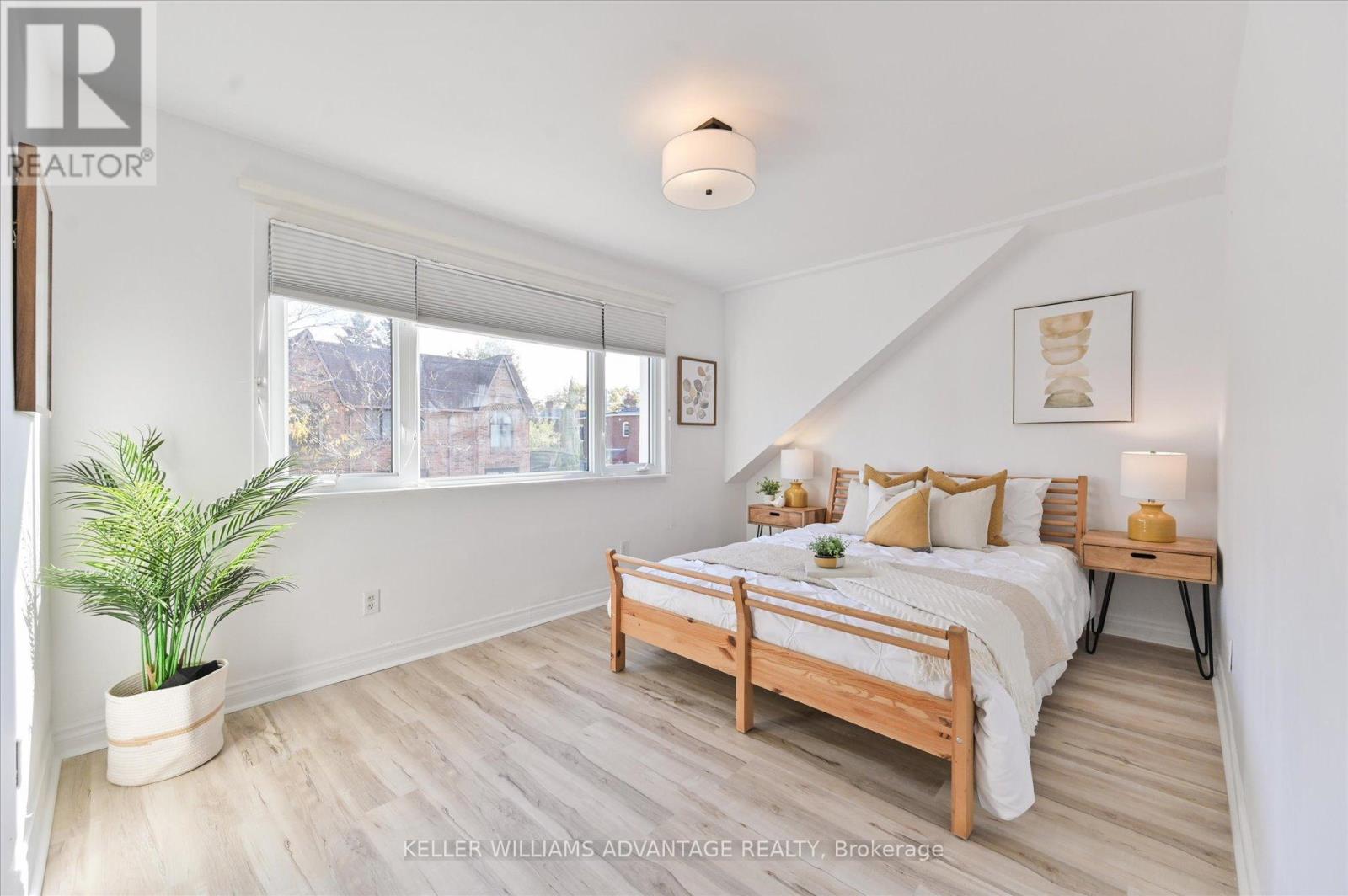 10 Amroth Avenue, Toronto, Ontario  M4C 4H2 - Photo 10 - E12507030