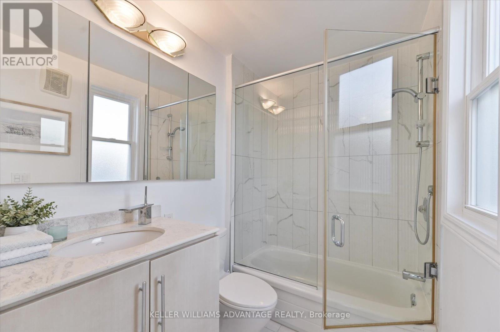 10 Amroth Avenue, Toronto, Ontario  M4C 4H2 - Photo 13 - E12507030