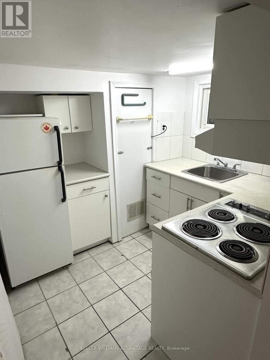 10 Amroth Avenue, Toronto, Ontario  M4C 4H2 - Photo 15 - E12507030