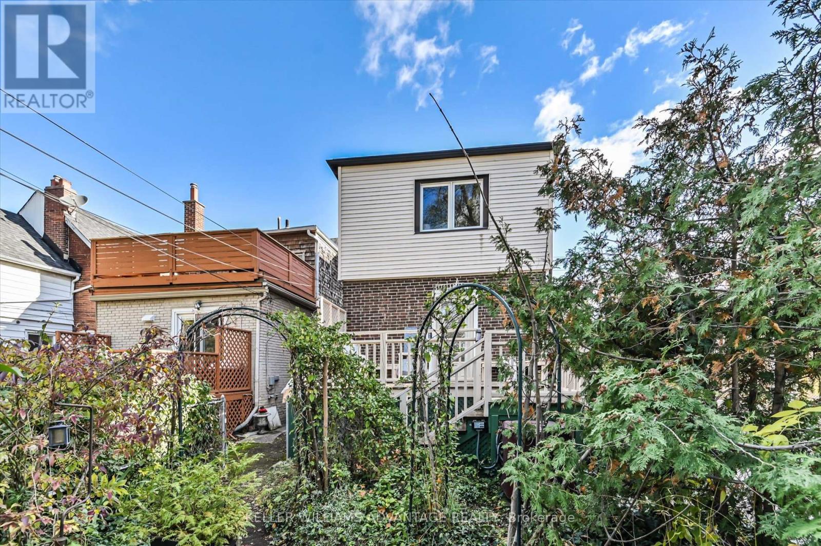 10 Amroth Avenue, Toronto, Ontario  M4C 4H2 - Photo 19 - E12507030