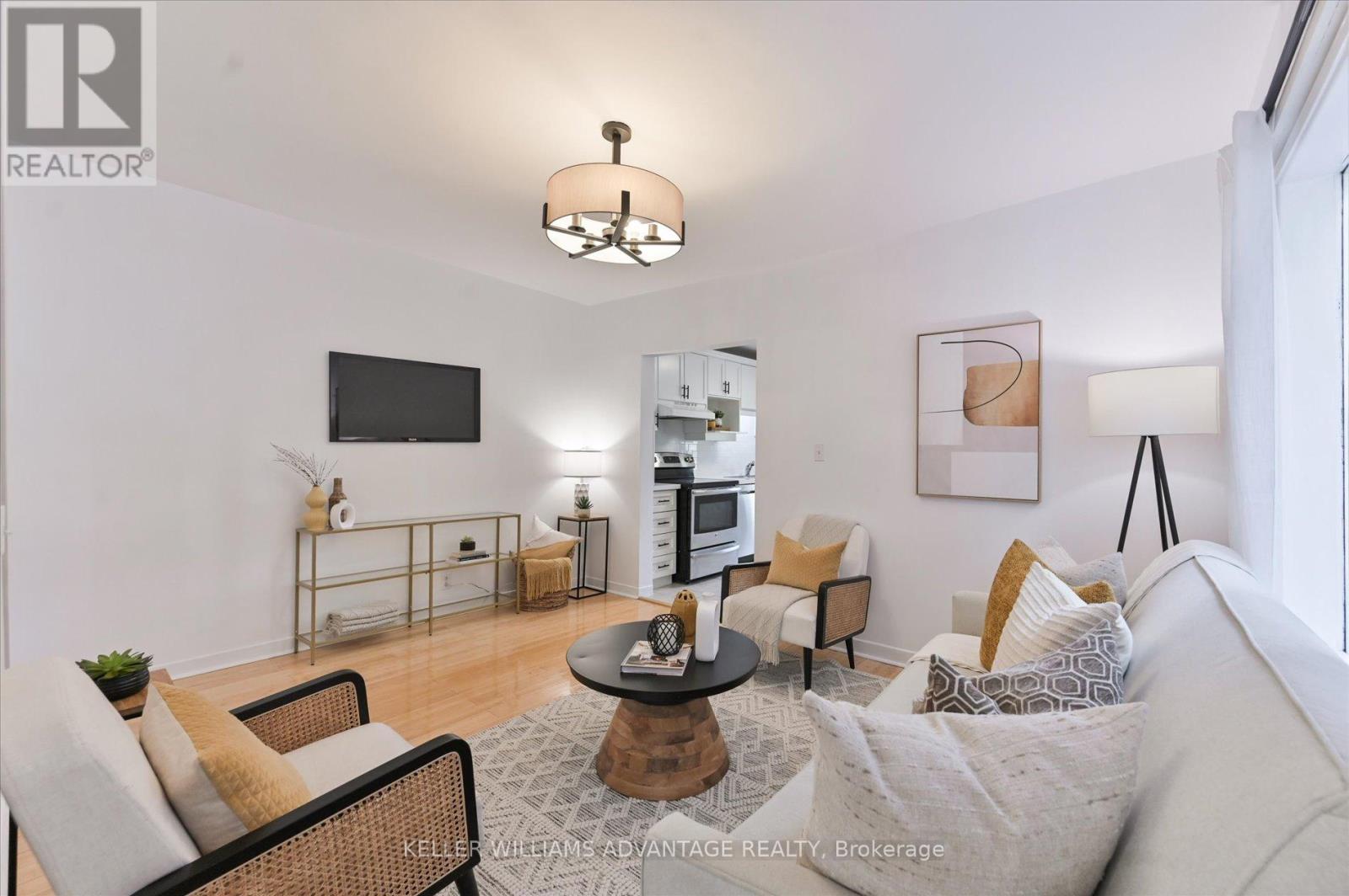 10 Amroth Avenue, Toronto, Ontario  M4C 4H2 - Photo 7 - E12507030