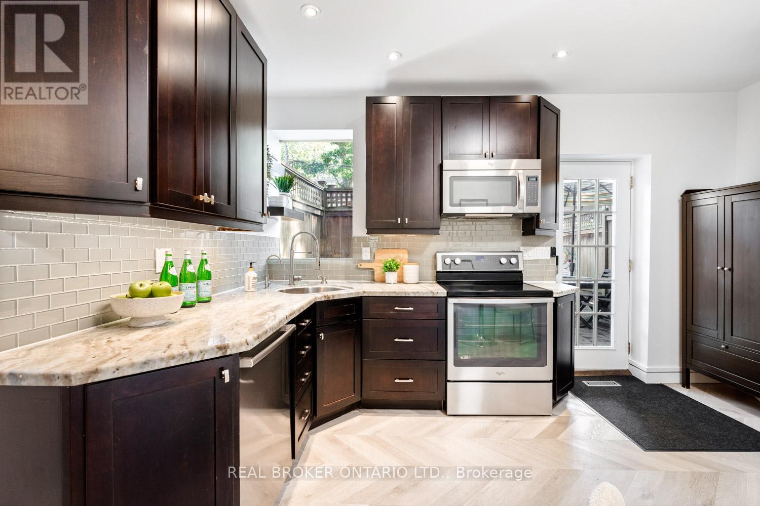 115 Bellhaven Road, Toronto, Ontario  M4L 3J9 - Photo 9 - E12507148