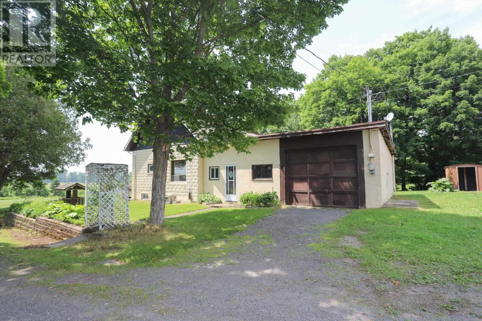 2704 A Line Rd, Richards Landing, Ontario P0R 1J0 - Photo 2 - SM251964