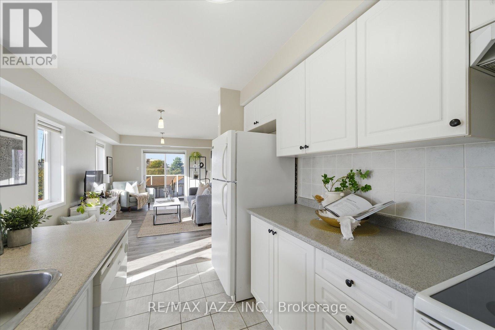 310 - 132 Aspen Springs Drive, Clarington, Ontario L1C 0H1 - Photo 11 - E12507324