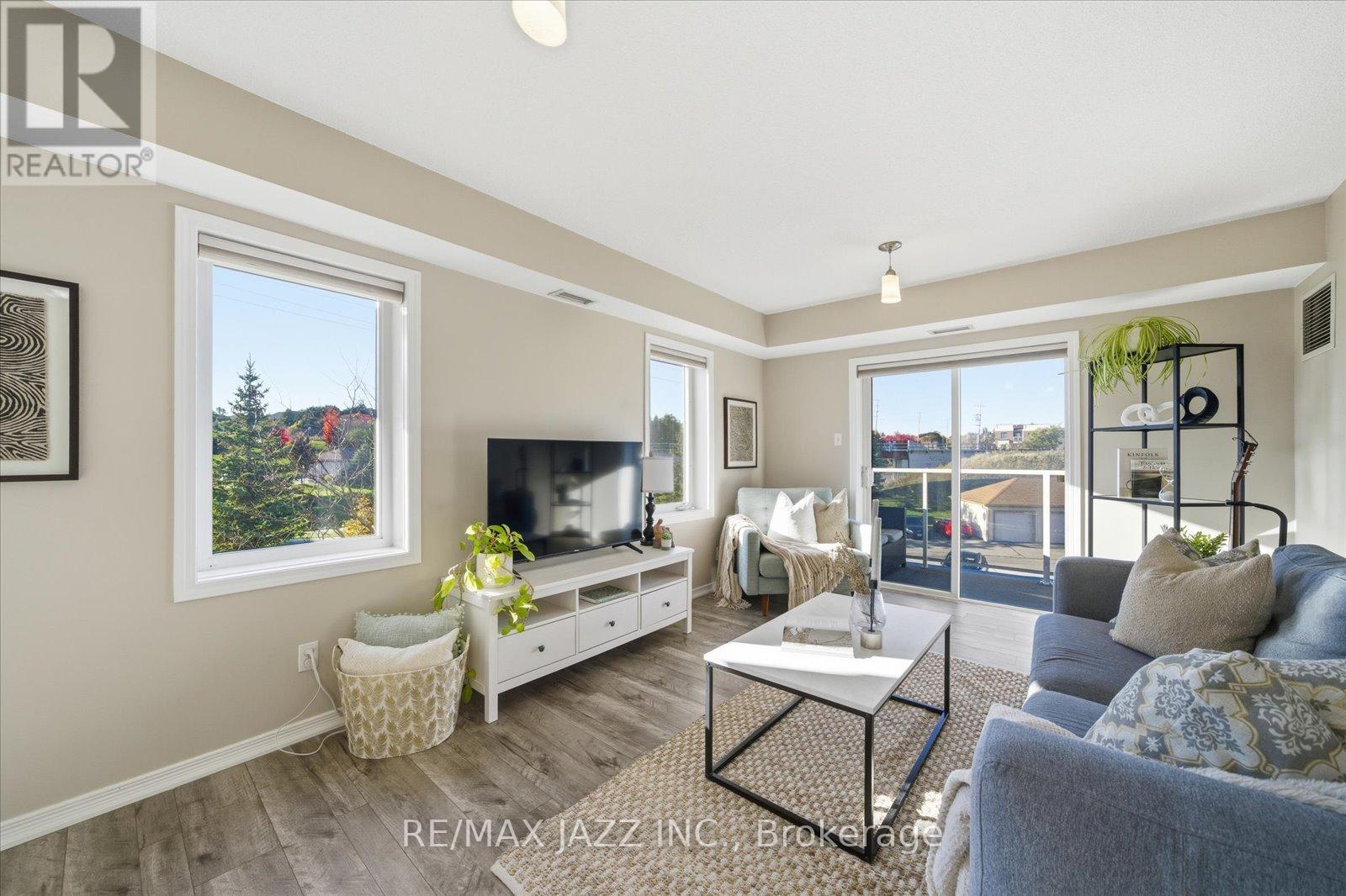 310 - 132 Aspen Springs Drive, Clarington, Ontario L1C 0H1 - Photo 7 - E12507324