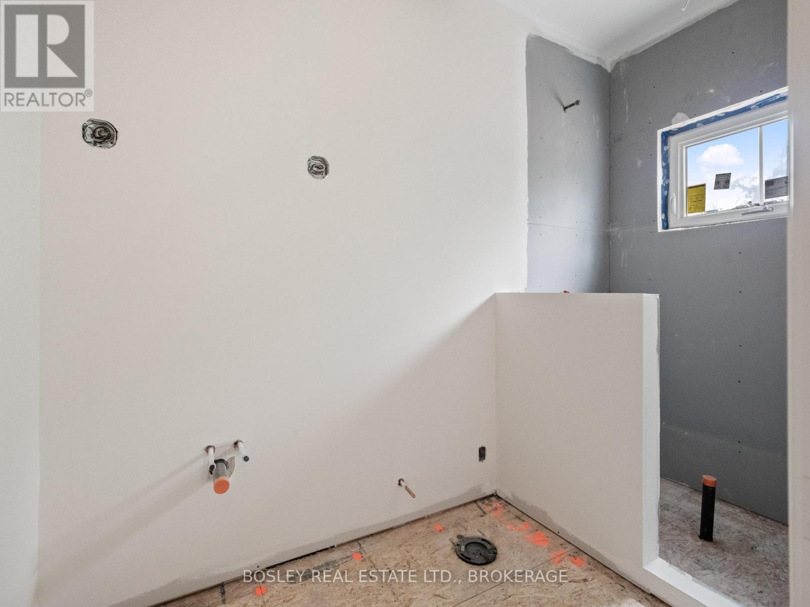 60 Pleasant Avenue N, Fort Erie, Ontario  L0S 1N0 - Photo 14 - X12507168