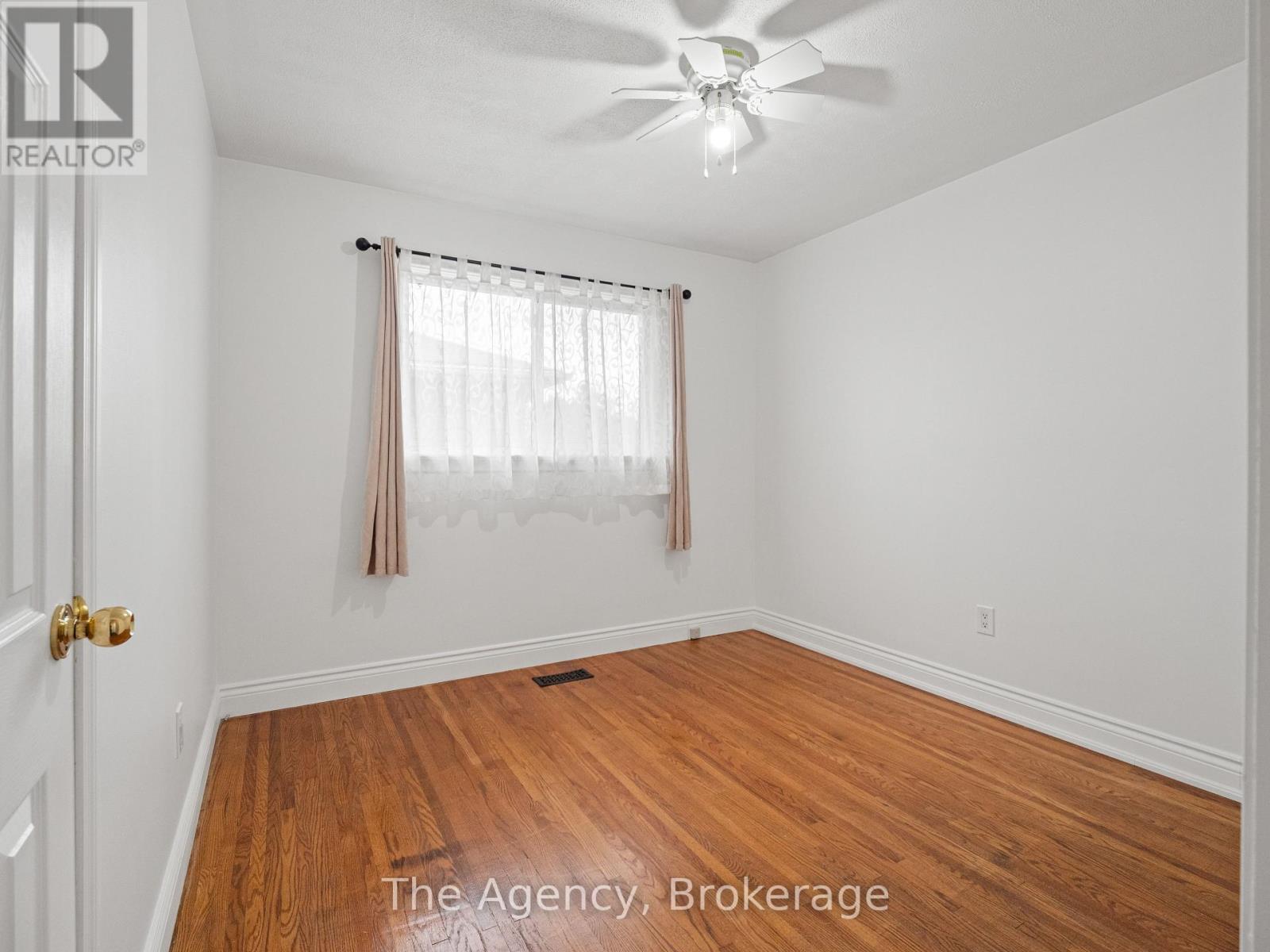 518 Leonard Avenue, Welland, Ontario L3C 3A7 - Photo 15 - X12507208