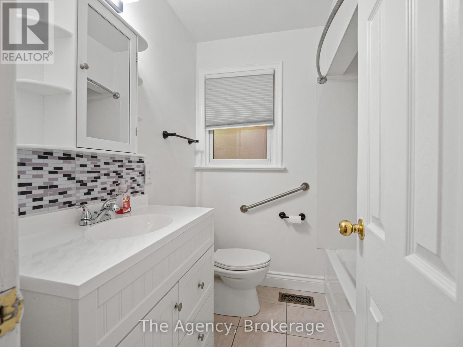 518 Leonard Avenue, Welland, Ontario L3C 3A7 - Photo 16 - X12507208