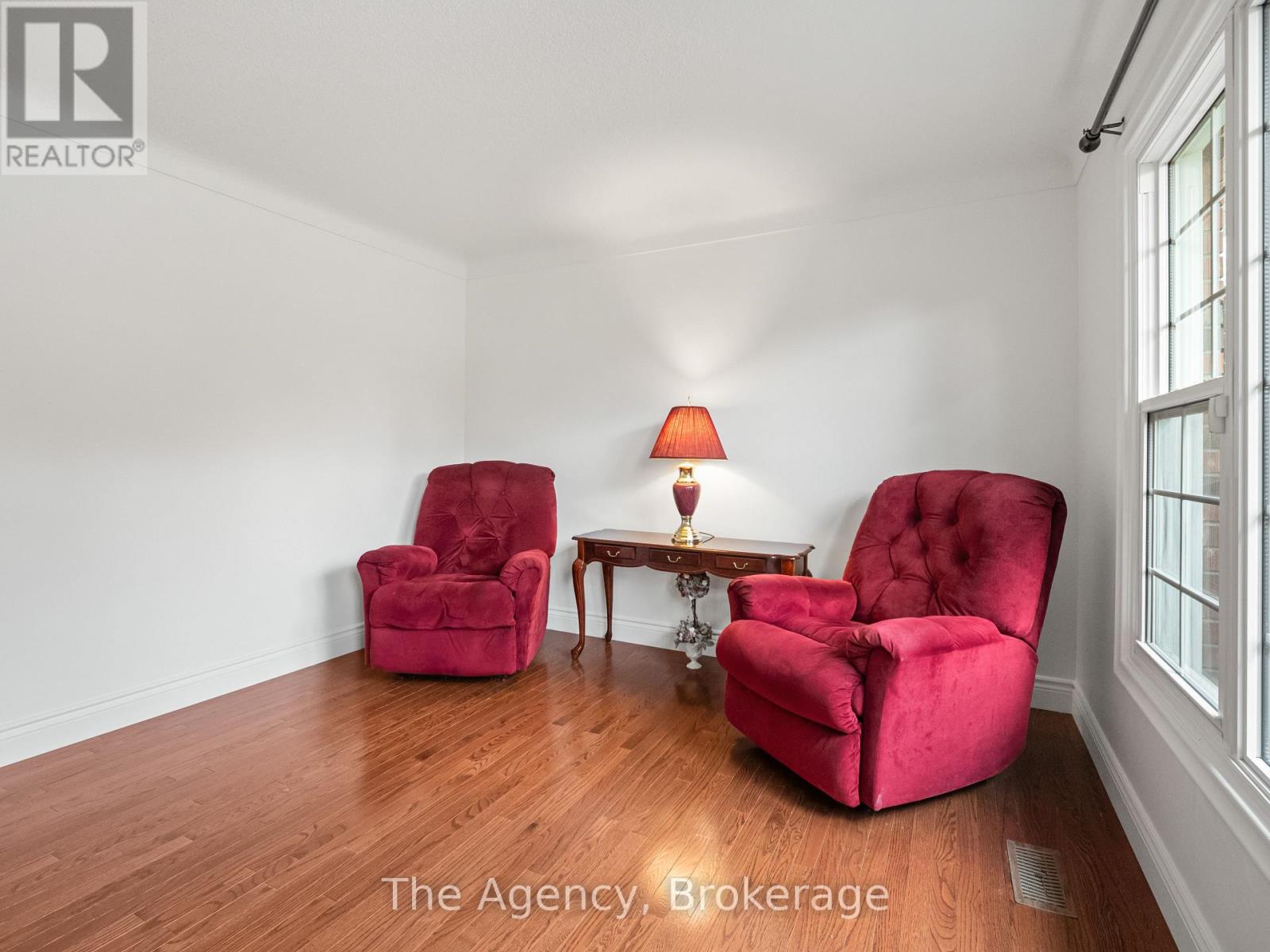 518 Leonard Avenue, Welland, Ontario L3C 3A7 - Photo 23 - X12507208