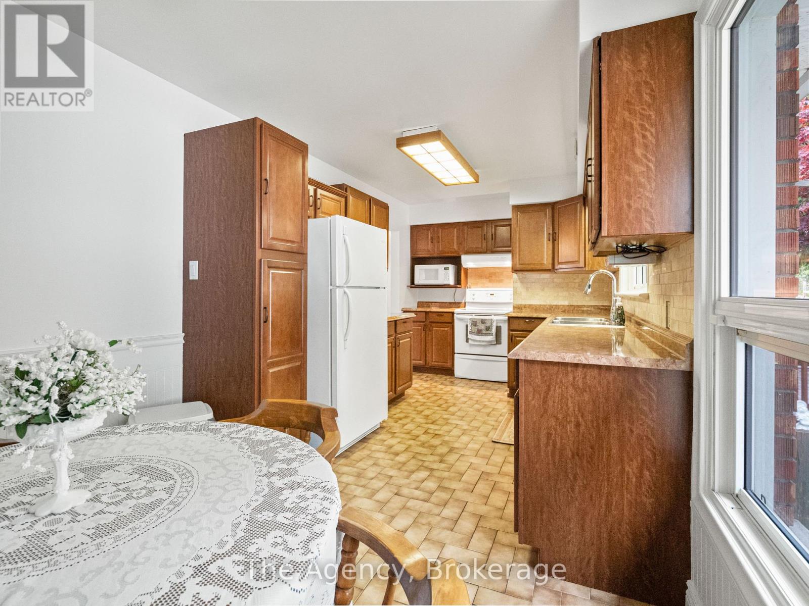 518 Leonard Avenue, Welland, Ontario L3C 3A7 - Photo 29 - X12507208