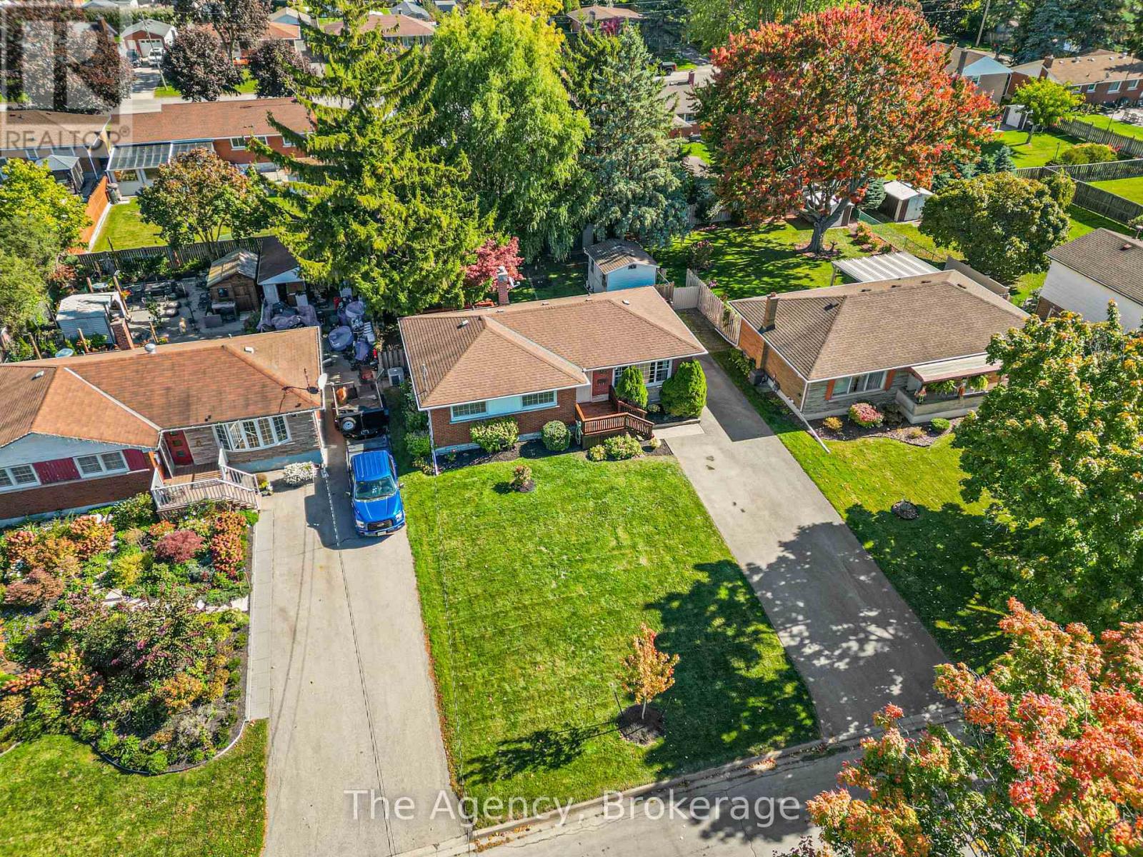 518 Leonard Avenue, Welland, Ontario L3C 3A7 - Photo 3 - X12507208