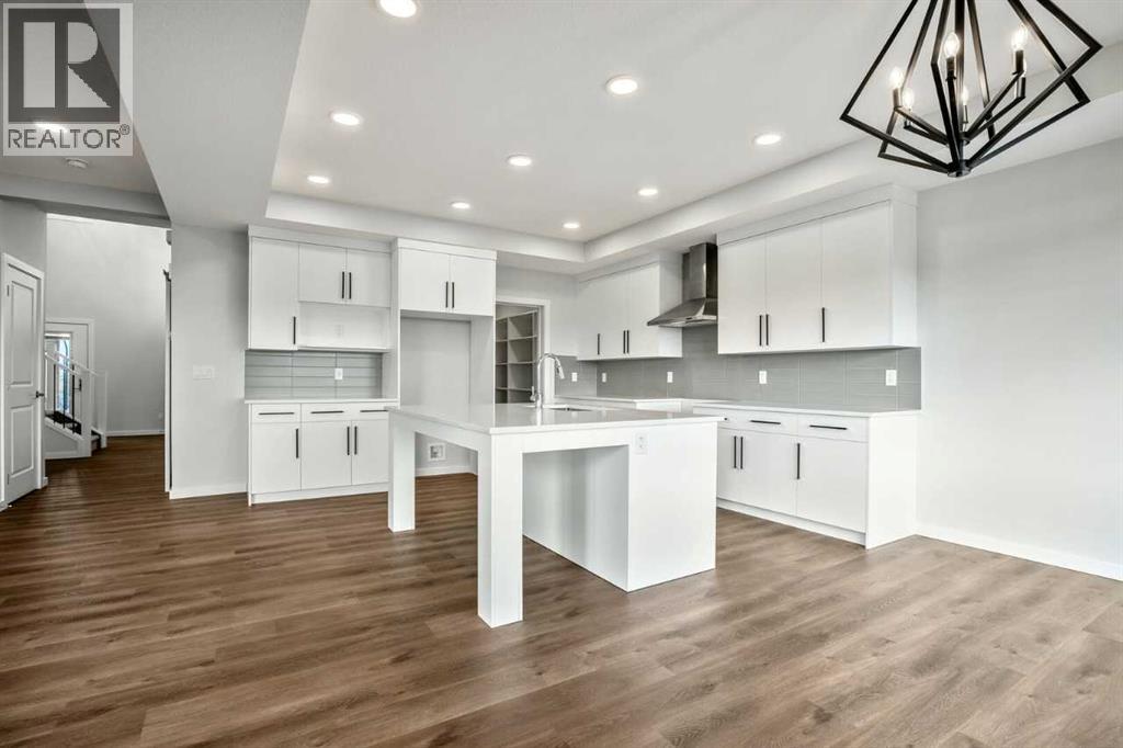 27 Heritage Link, Cochrane, Alberta  T4C 2J8 - Photo 8 - A2249127