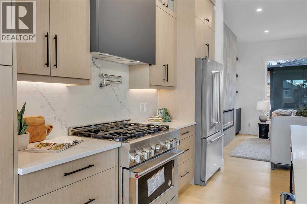 42 Collingwood Place Nw, Calgary, Alberta  T2L 0P9 - Photo 9 - A2251770