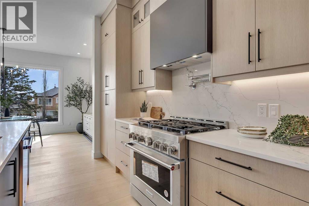 42 Collingwood Place Nw, Calgary, Alberta  T2L 0P9 - Photo 10 - A2251770