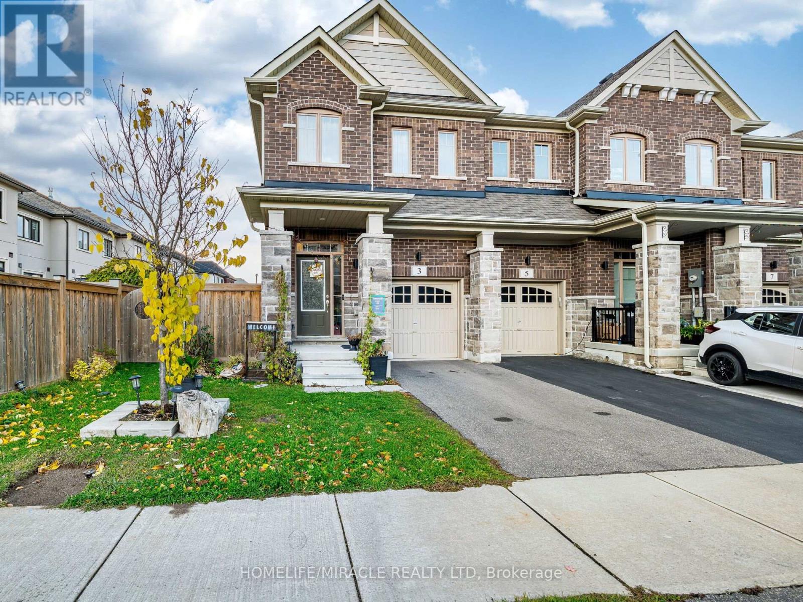 3 Doris Pawley Crescent, Caledon, Ontario  L7C 4E7 - Photo 5 - W12489356