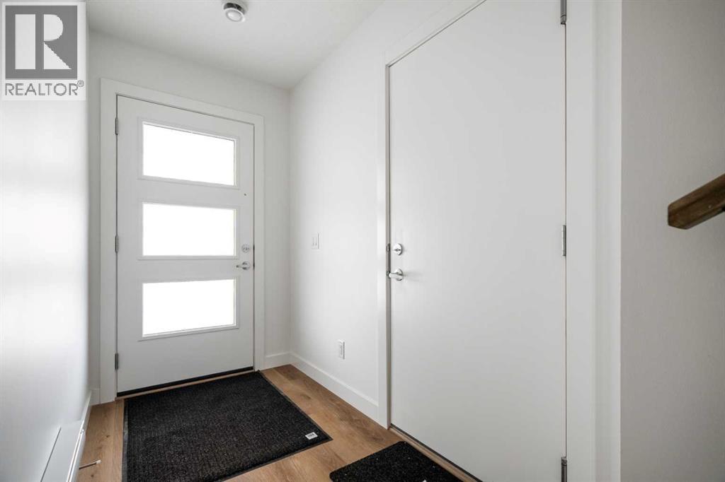 8313 8 Avenue Sw, Calgary, Alberta  T3H 4C6 - Photo 2 - A2264976