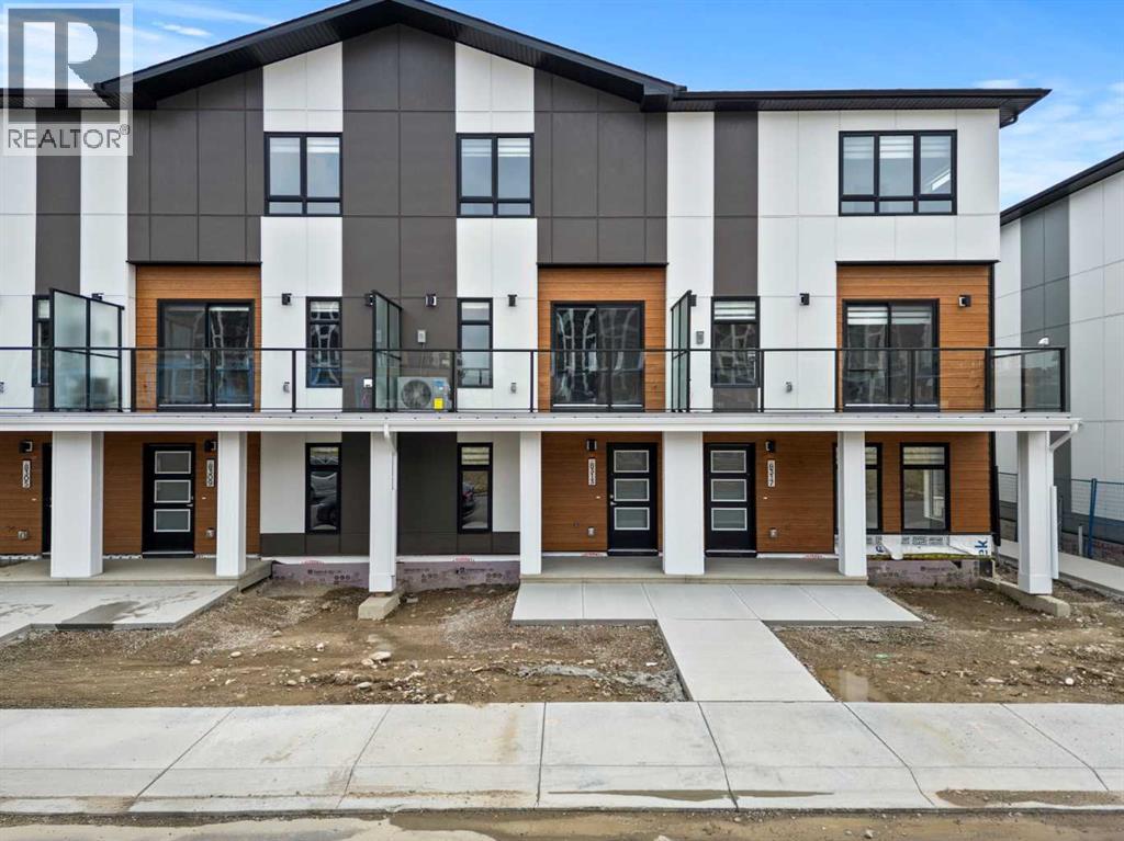 8313 8 Avenue Sw, Calgary, Alberta  T3H 4C6 - Photo 1 - A2264976