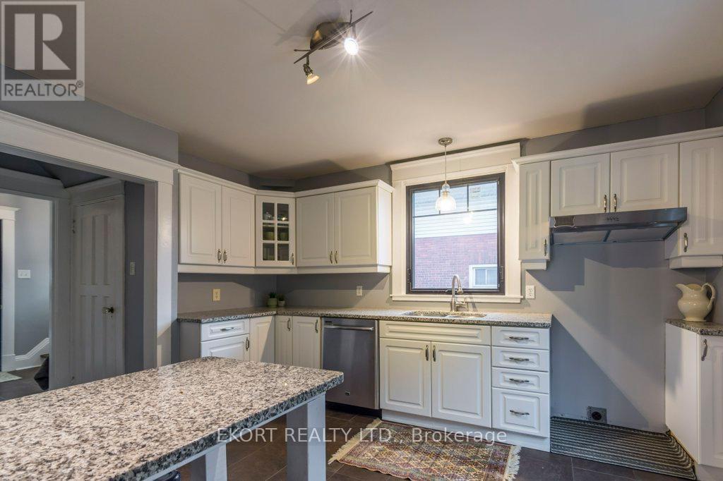 302 Bridge Street E, Belleville (Belleville Ward), Ontario  K8N 1P6 - Photo 12 - X12507166