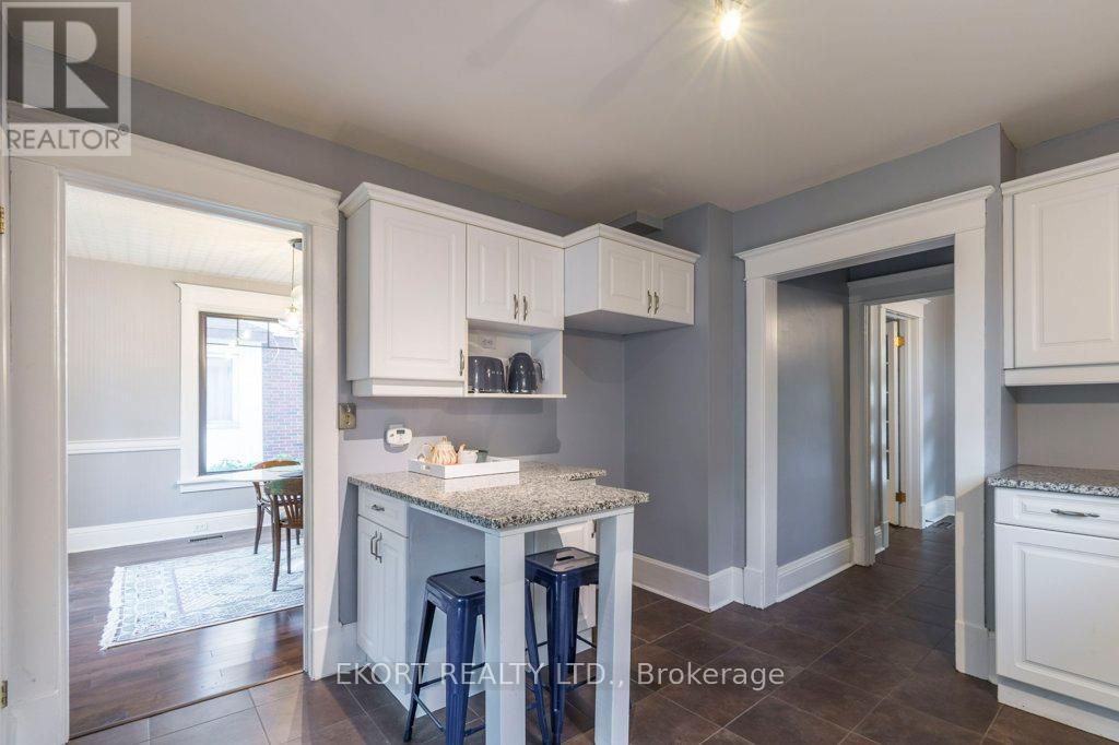 302 Bridge Street E, Belleville (Belleville Ward), Ontario  K8N 1P6 - Photo 14 - X12507166