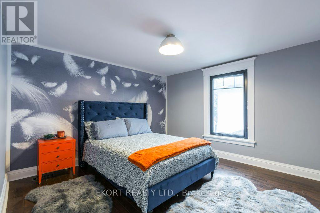 302 Bridge Street E, Belleville (Belleville Ward), Ontario  K8N 1P6 - Photo 18 - X12507166