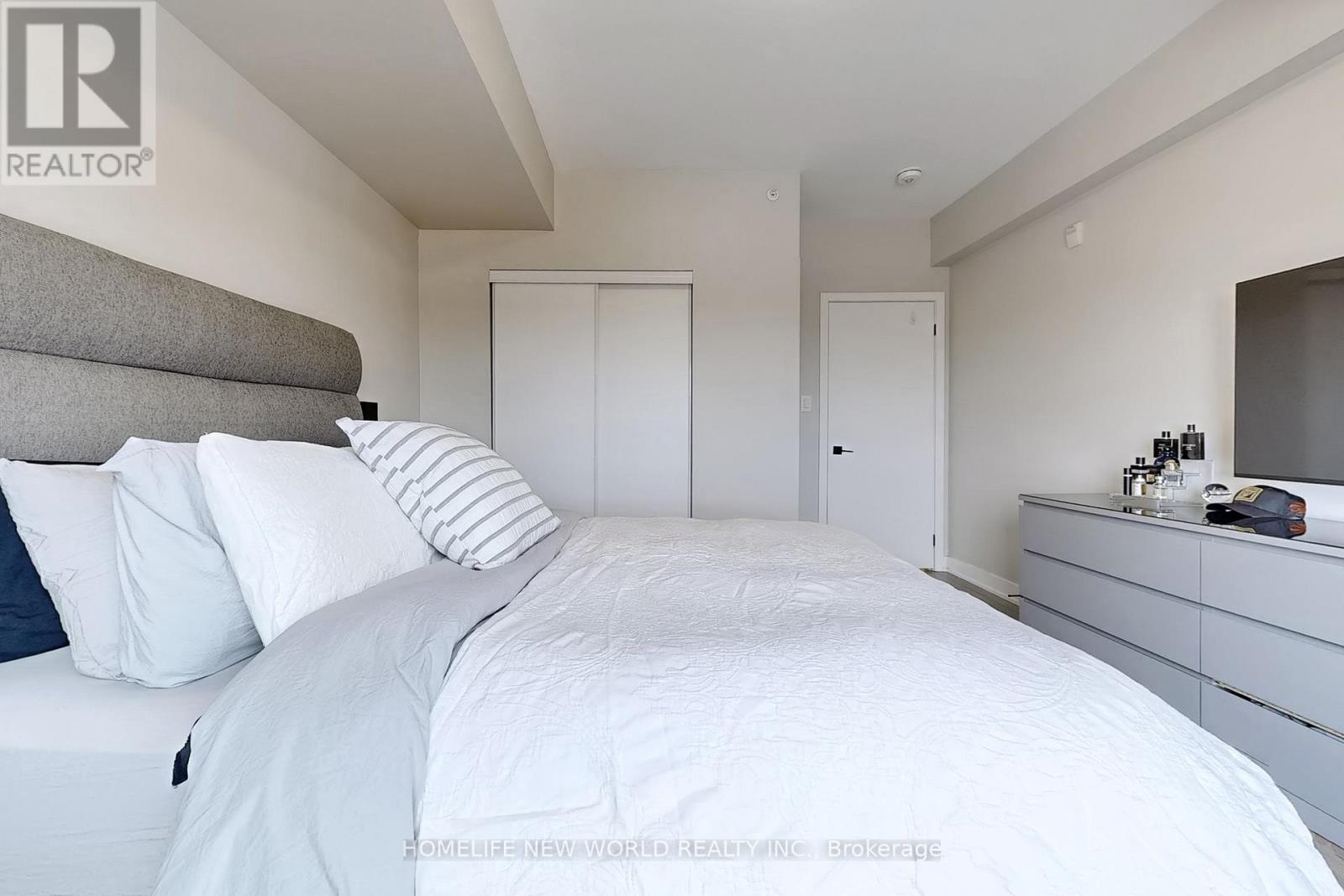 512 - 4 Spice Way, Barrie, Ontario  L9J 0M2 - Photo 18 - S12507000