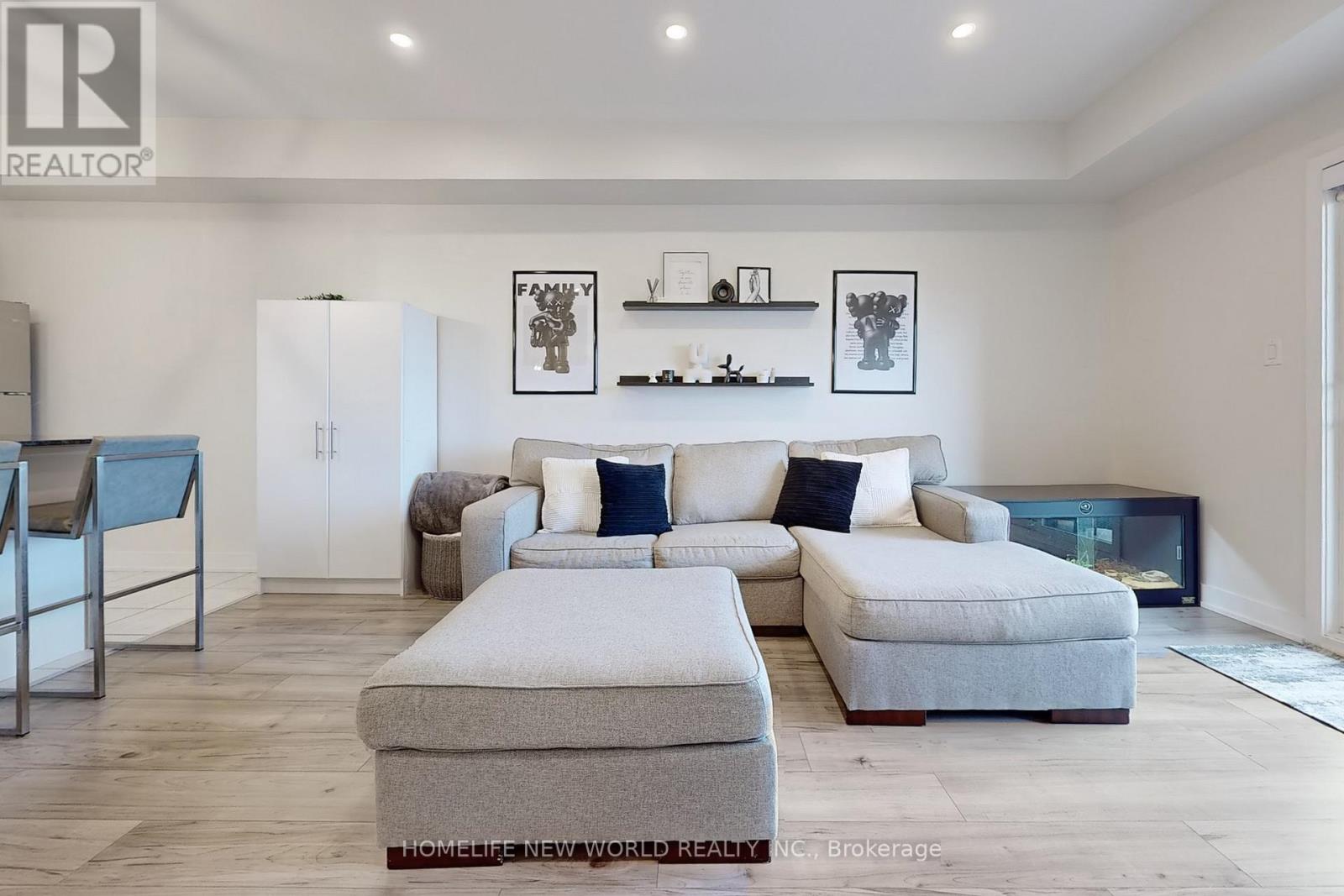 512 - 4 Spice Way, Barrie, Ontario  L9J 0M2 - Photo 8 - S12507000