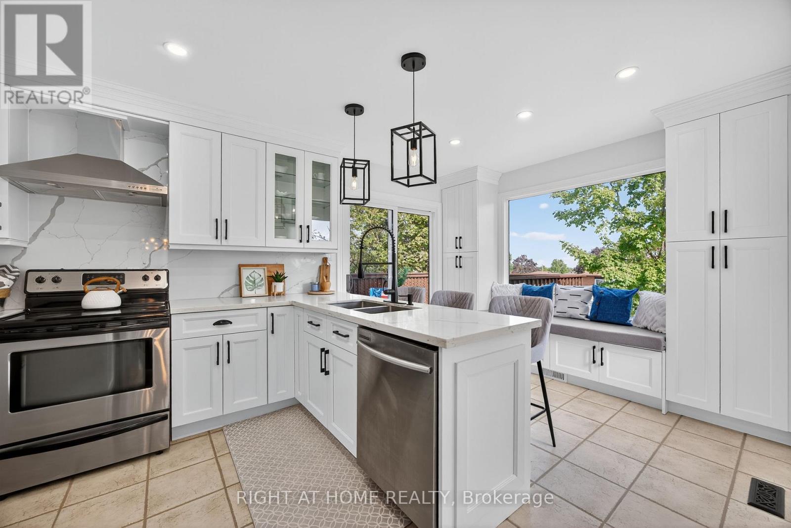 13 Orwell Crescent, Barrie (Letitia Heights), Ontario  L4N 6N3 - Photo 6 - S12507156