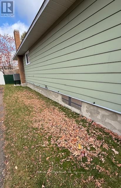 1147 Boundary Road W, Pembroke, Ontario  K8A 7T9 - Photo 10 - X12507482