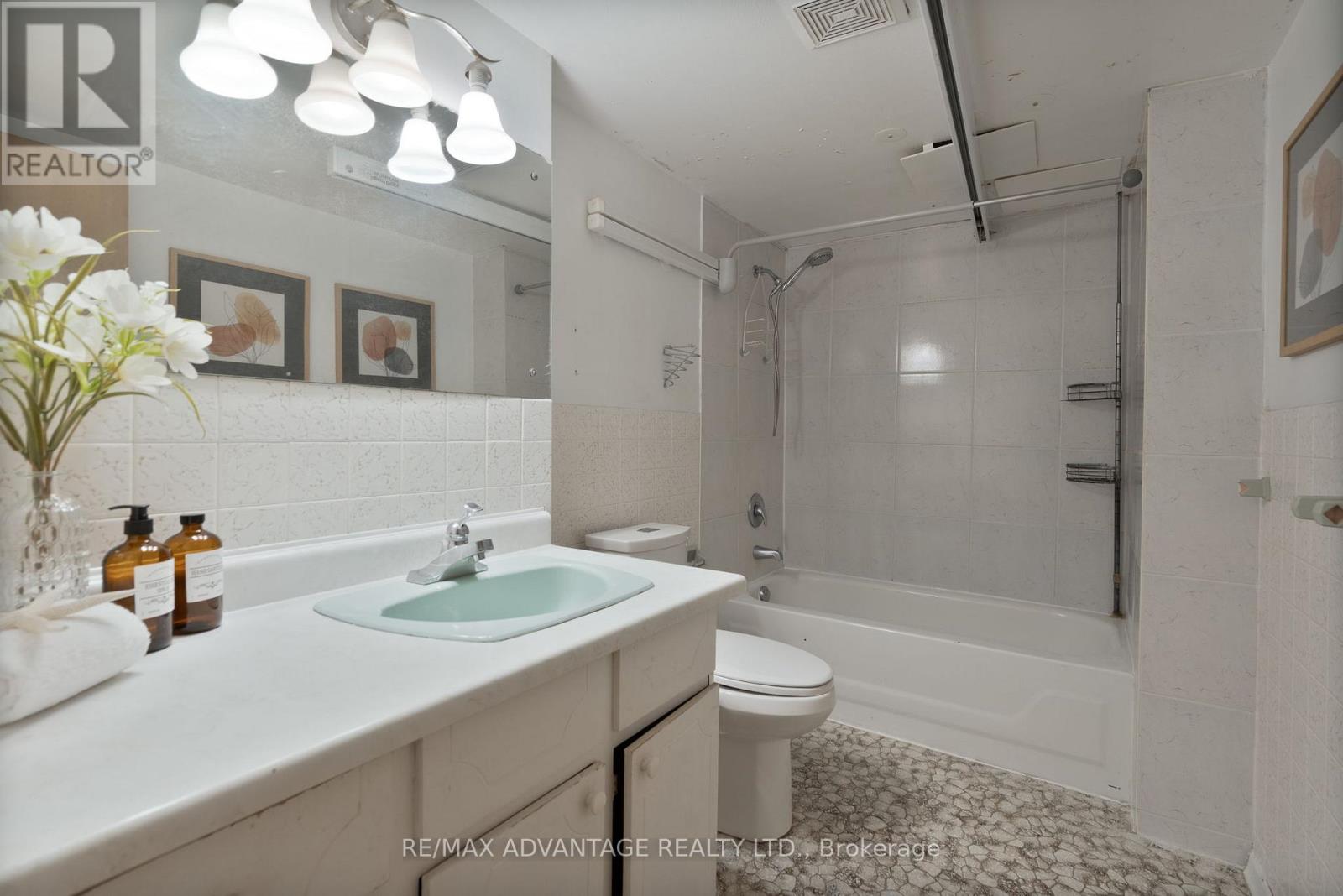 464 Three Valleys Crescent, London South (South J), Ontario  N5Z 3E7 - Photo 28 - X12507232