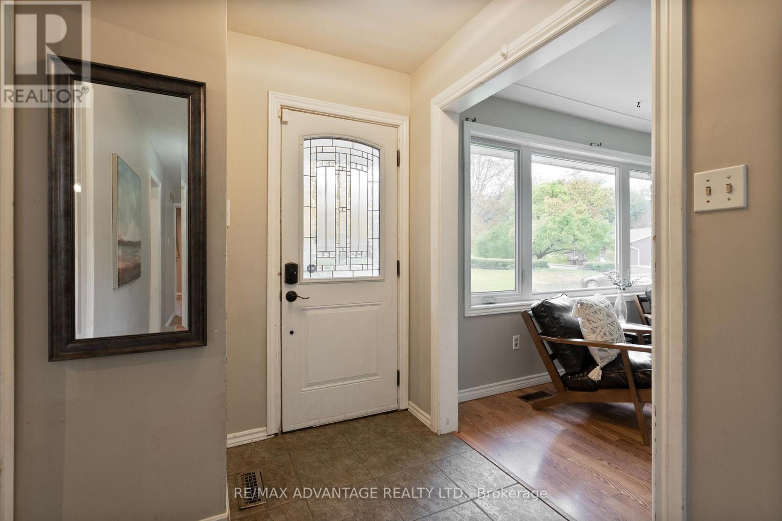 464 Three Valleys Crescent, London South (South J), Ontario  N5Z 3E7 - Photo 3 - X12507232