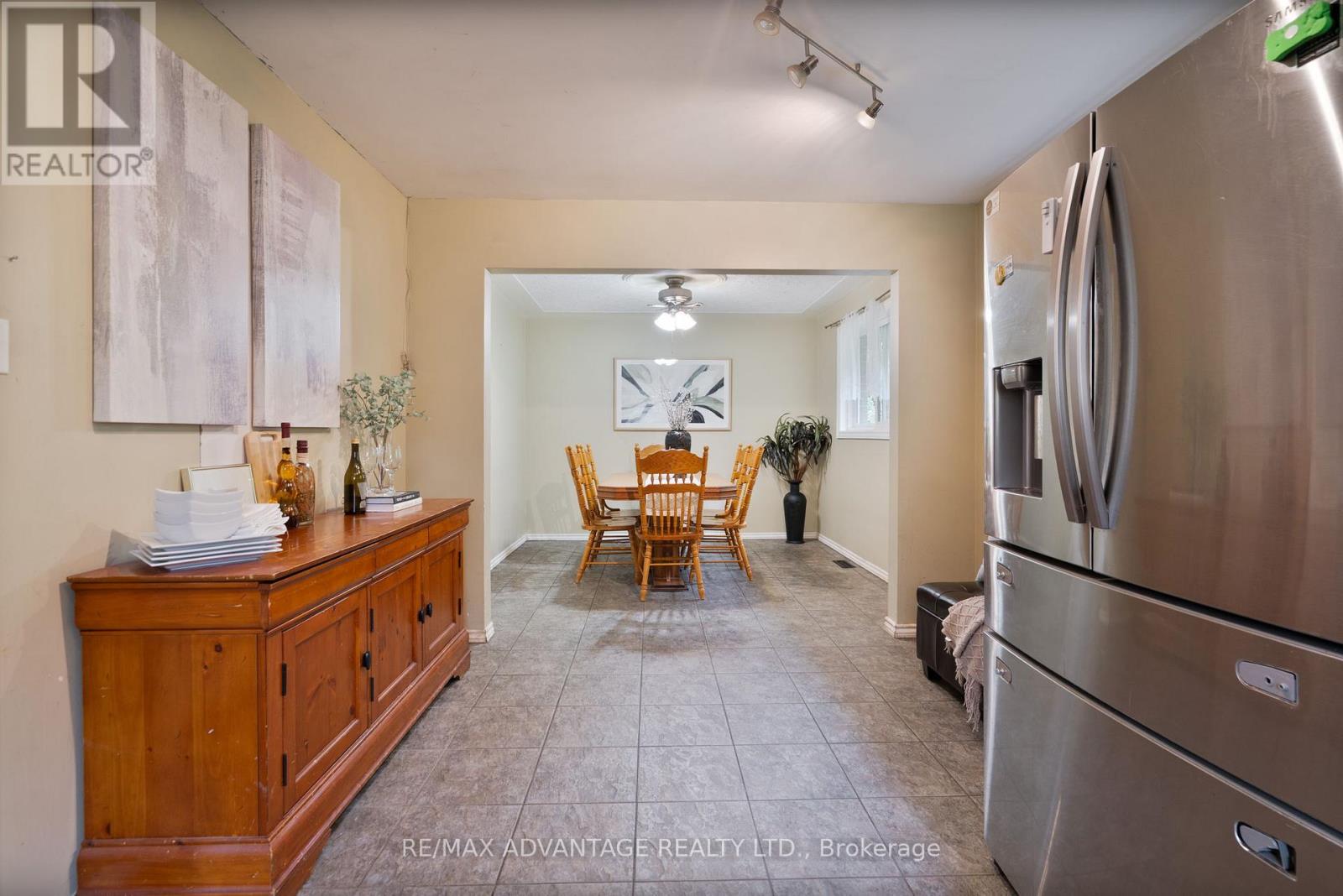 464 Three Valleys Crescent, London South (South J), Ontario  N5Z 3E7 - Photo 8 - X12507232